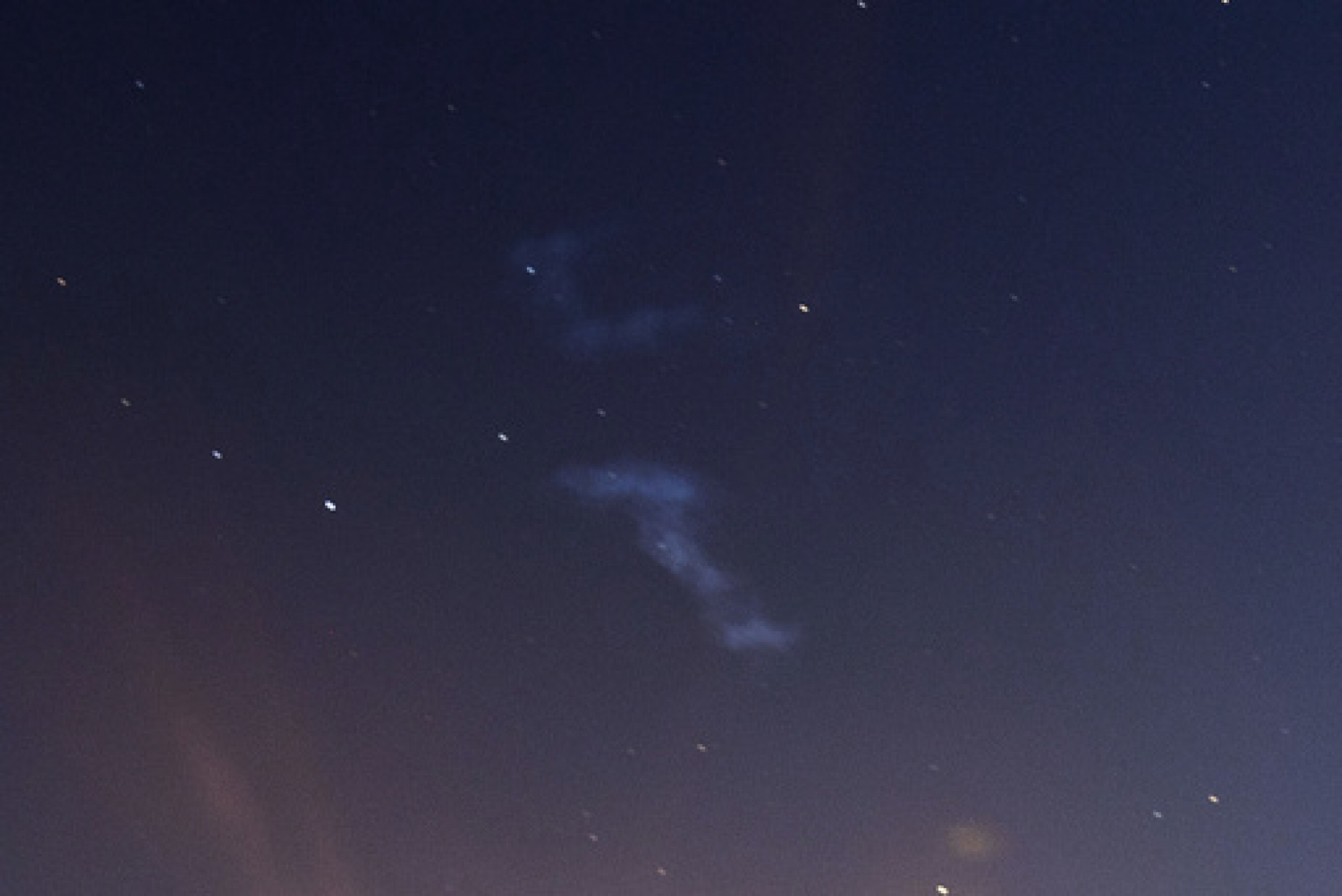 Det som sannsynligvis har vært en meteor ble sett fra flere deler av landet natt til søndag. Slik så himmelen ut i etterkant av meteoren.