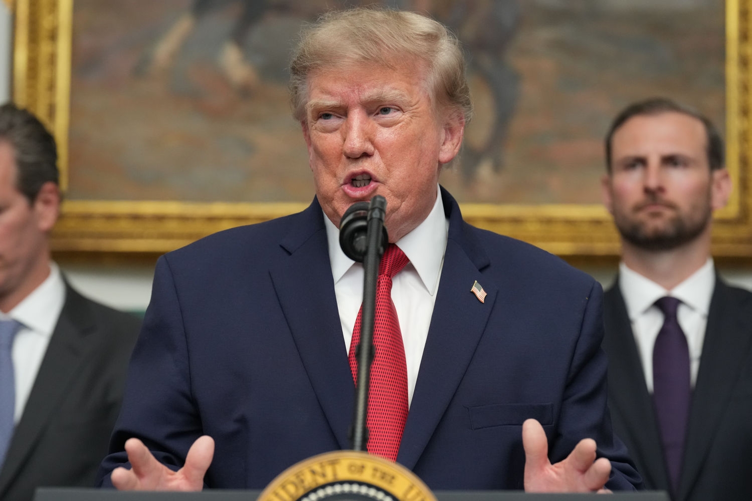Tyskland, Japan og Emiratene er blant landene som handler med Iran. USAs president Donald Trump har truet med store konskevenser.