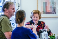 Dronning Sonja besøkte 20. desember Gatehospitalet i Oslo. Nå skal hun få innoperert pacemaker.