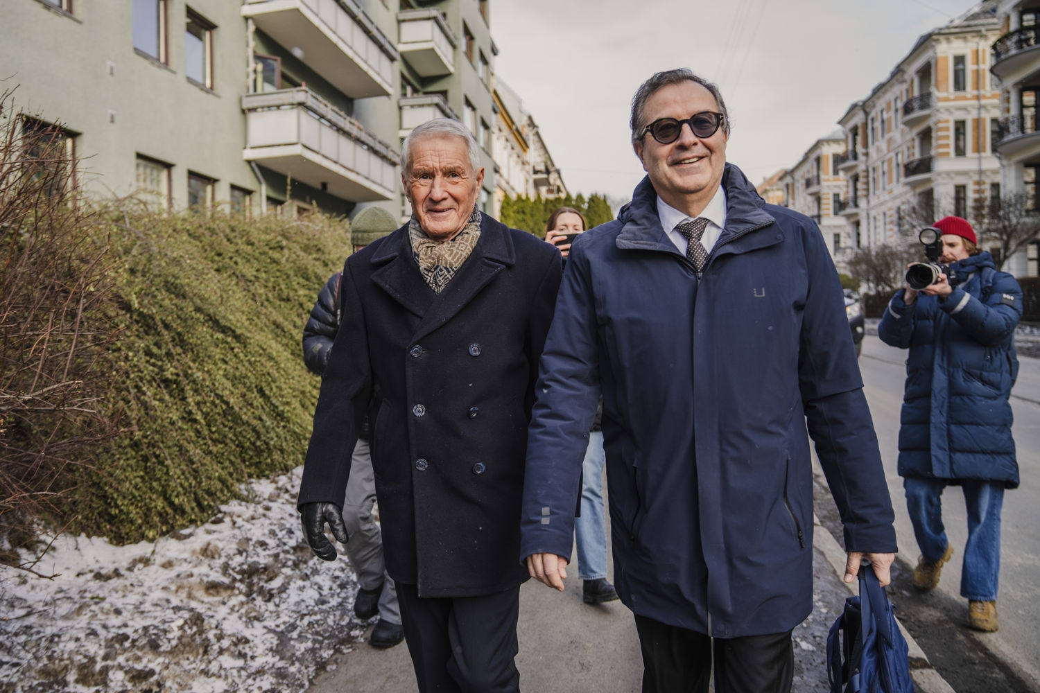 Thorbjørn Jagland sammen sin advokat Anders Brosveet.