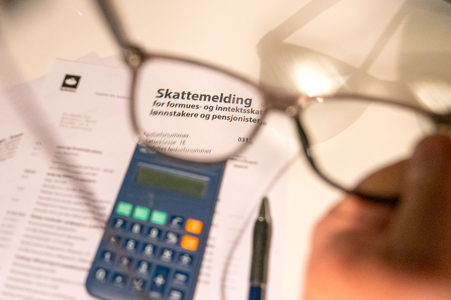 Fristen for å sende inn årets skattemelding er 30. april. Få dager før fristen har flere hundre tusen nordmenn ennå ikke åpnet skattemeldingen sin.