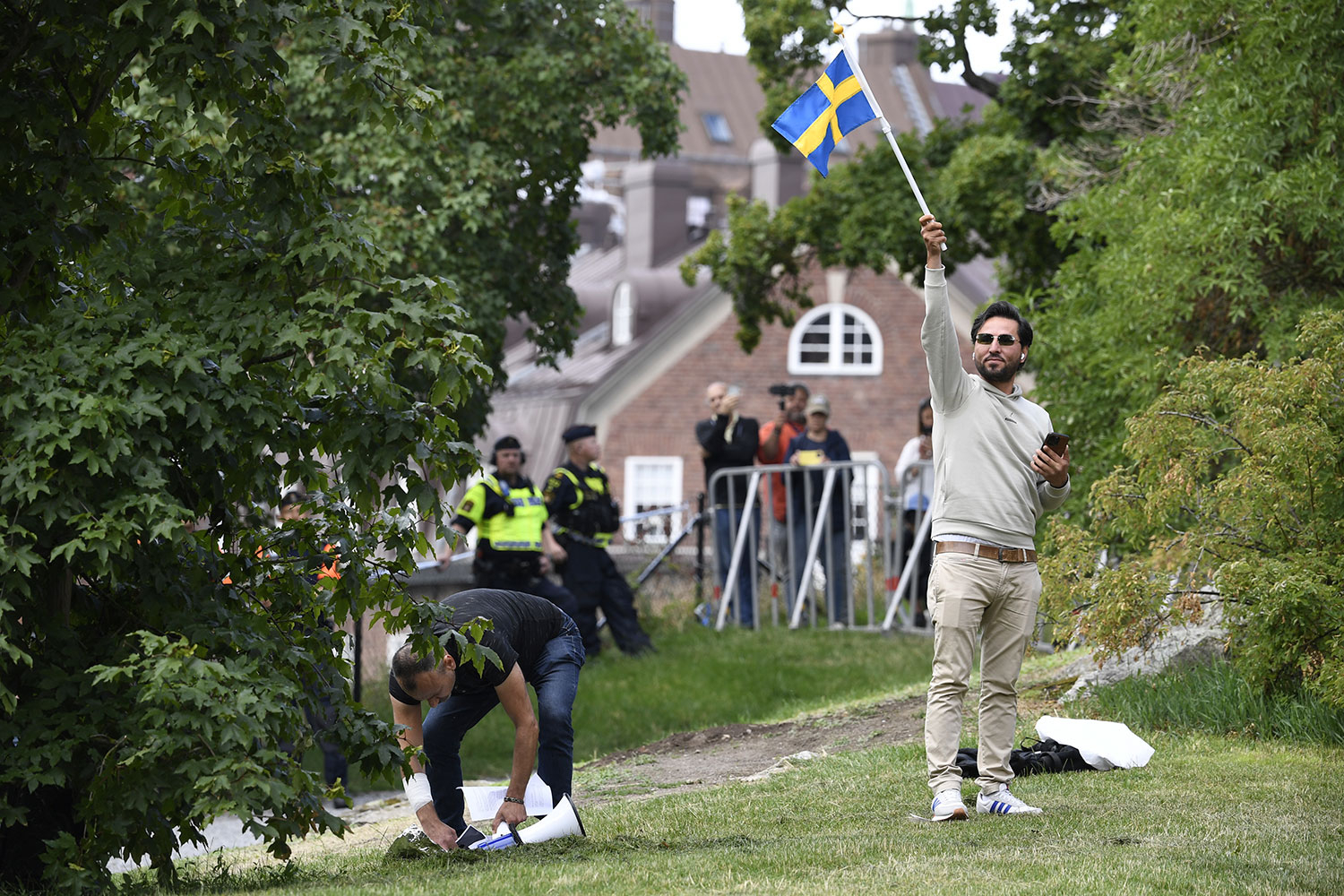 Koranbrenninger i Sverige og Danmark har ført til mye sinne i muslimske land.