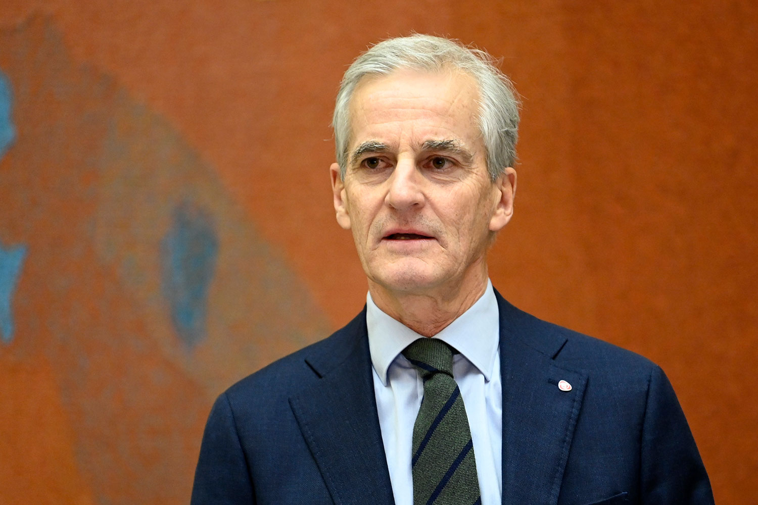 Statsminister Jonas Gahr Støre (Ap) sier at det ikke kommer en ny nedstengning nå.
