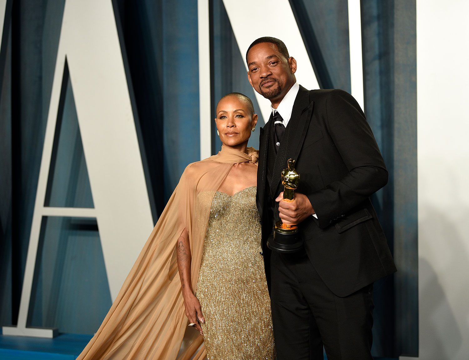 Jada Pinkett Smith har vært åpen om hudsykdommen alopecia som gjør at håret slutter å vokse og faller av. Vitsen om at hun lignet på den snauklipte filmkarakteren G.I Jane, falt ikke i smak hos ektemannen.