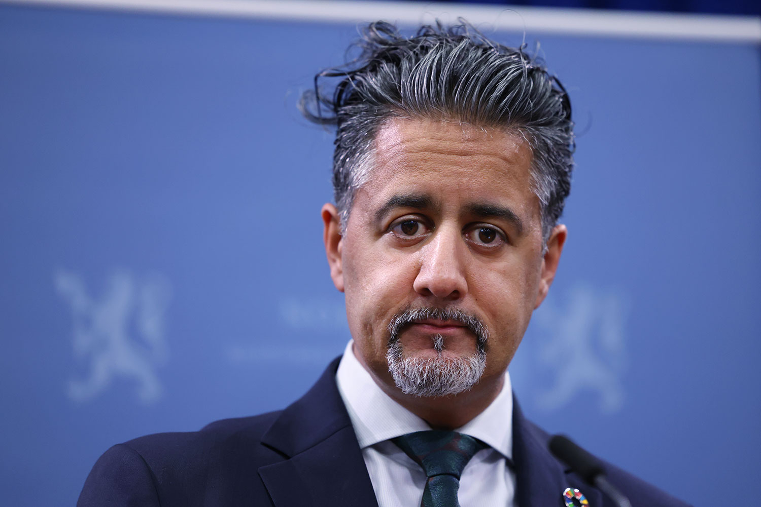 Kultur- og likestillingsminister Abid Raja er godt fornøyd med at kultur blir prioritert i regjeringens gjenåpningsplan.
