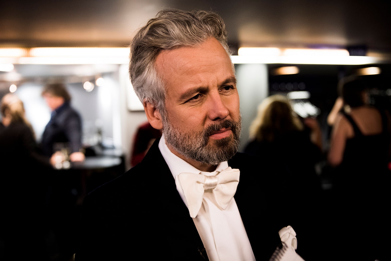 Ari Behn i et intervju under Kjendisgallaen 2016 og Wenche Foss' ærespris på Chat Noir i Oslo.