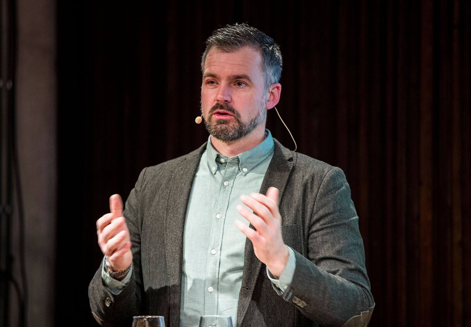 Seks av ti nordmenn ikke vet at Unibet, Mariacasino, Storspiller og Bingo er ulovlige pengespill i Norge, sier Henrik Nordahl, avdelingsdirektør i Lotteritilsynet. Nå har tilsynet ilagt gir Trannel tvangsmulkt på 1,2 millioner kroner per dag om ikke det ulovlige spilltilbudet ikke opphører.