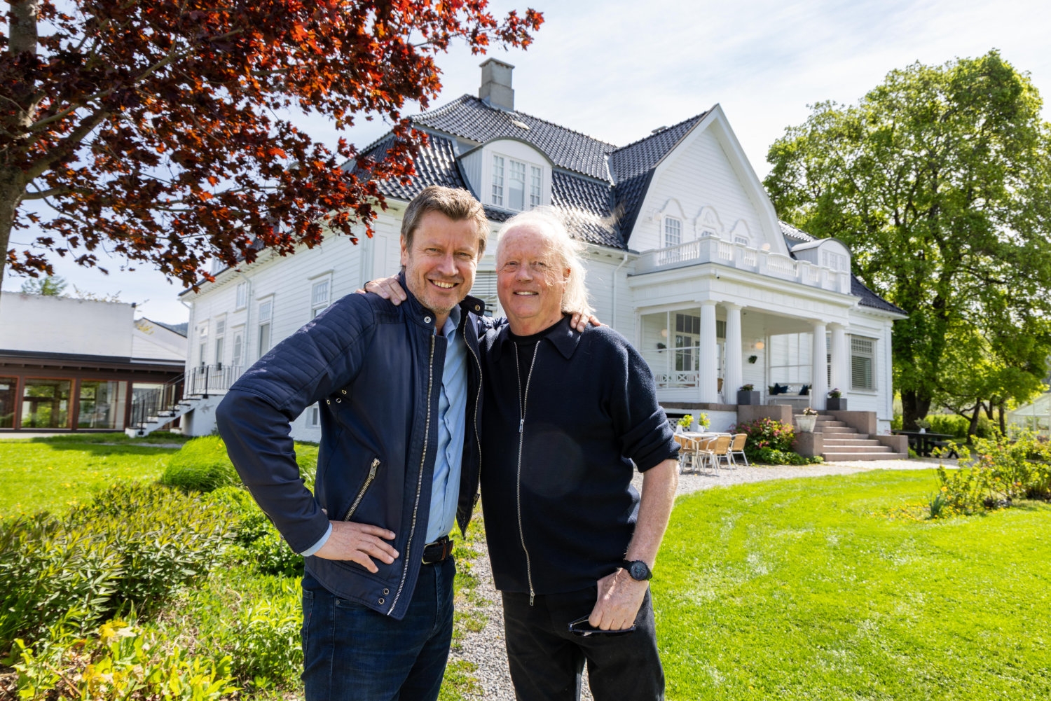 Hit flytter "Hver gang vi møtes"! Programredaktør i TV 2 Trygve Rønningen og Atle Brynestad som eier virksomhetene Thorbjørnrud hotell og Hadeland Glassverk.