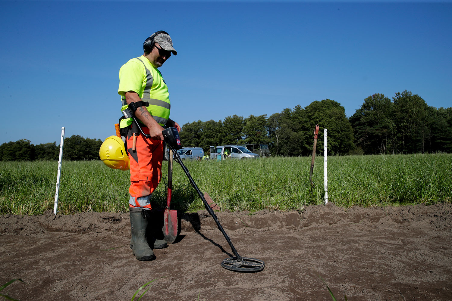 De siste årene har det blitt stadig mer populært for privatperson å dra på skattejakt med metallsøker. Hver eneste dag gjøres det betydningsfulle funn av privatpersoner, ifølge Riksantikvaren.