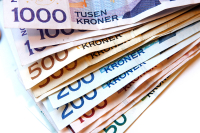 Mengden forbruksgjeld og kredittkortgjeld øker i takt med at det generelle forbruket er blitt dyrere. Forbrukerrådet mener norske myndigheter bør etablere et rentetak på 20 prosent.