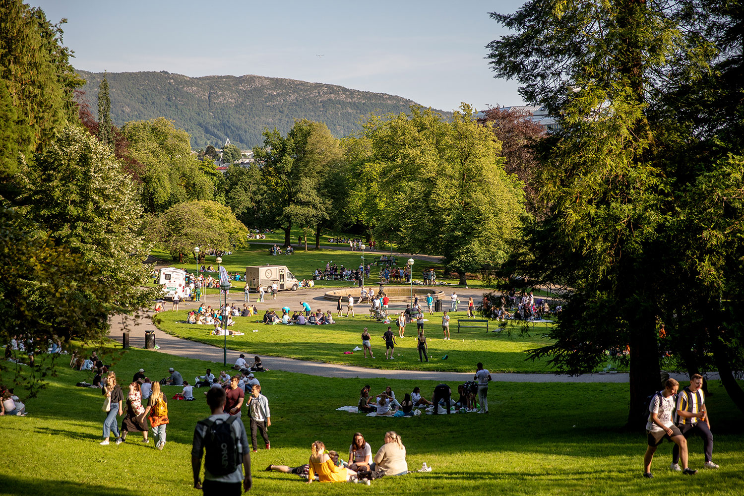 Fadderukene er snart i gang på studiestedene. Her fra i fjor i Nygårdsparken i Bergen.
