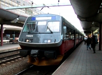 Intercity-satsingen med dobbeltspor og kortere reisetid mellom byene på det sentrale Østlandet må skyves flere år fram i tid, mener Bane Nor i et dokument som blir lagt fram mandag.
