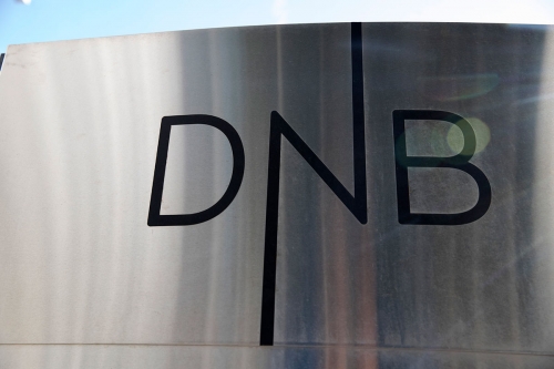 Ifølge Bloomberg har DNB-aksjen vokst 11 prosent hittil i år, mens Nordea har falt 11 prosent. DNB har nå en markedsverdi på på 248 milliarder kroner, mens Nordeas markedsverdi er på rundt 246 milliarder kroner.