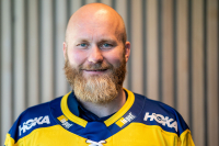 Storhamar-kaptein Patrick Thoresen kan smile etter å ha gjort hat trick i kampen mot Ringerike torsdag.