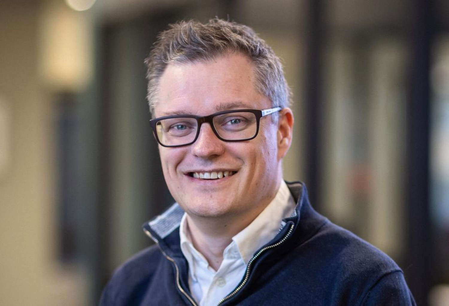 – Jeg vil nesten si at jeg hadde oppveksten min i Ringerikes Blad, og føler på alle måter at jeg nå kommer hjem – både til avisa og til Ringerike. Nå gleder jeg meg til å møte både de ansatte og avisas lesere igjen, sier Christian Senning Andersen.