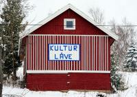 En mann i 60-årene fra Gran kommune døde etter å ha vært syk med covid-19. Mannen døde etter å ha hatt en sammenkomst i kulturlåven på eiendommen sin. Nå har kommunen gått til politiet med saken.