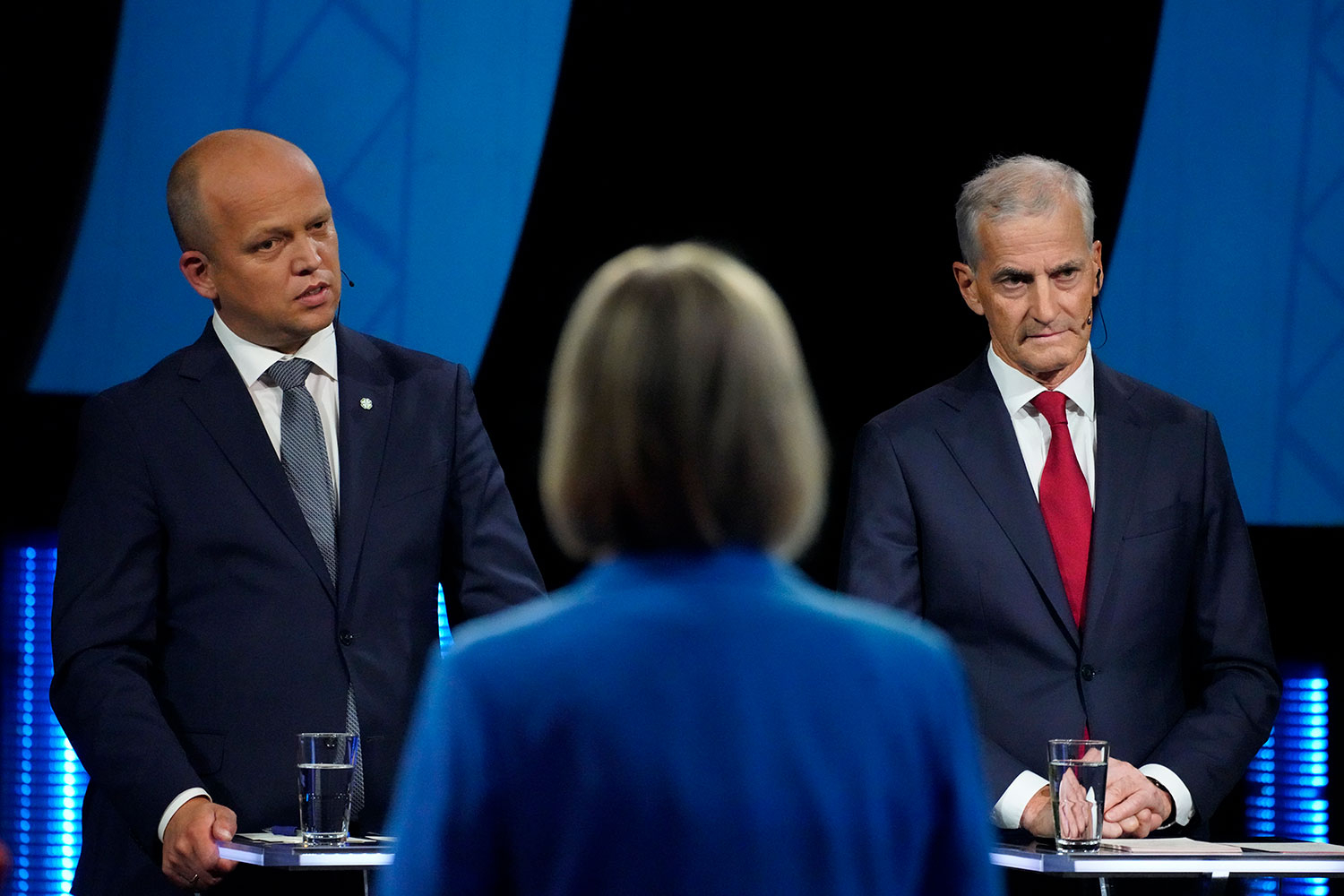 Finansminister Trygve Slagsvold Vedum (Sp) (t.v.) og statsminister Jonas Gahr Støre (Ap) under partilederdebatten i Arendal i høst.