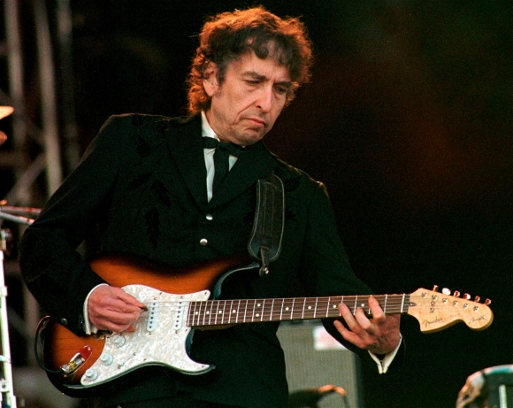 Bob Dylan ble tildelt Nobelprisen i litteratur i 2016, men møtte ikke fram til seremonien