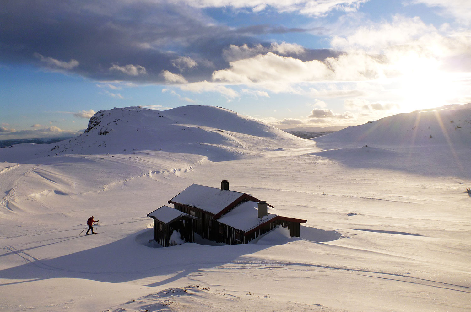Prisen for hytter på fjellet skal ned, sier meglere. Her er en hytte ved Neverfanten i Eggedalsfjellet i Buskerud.
