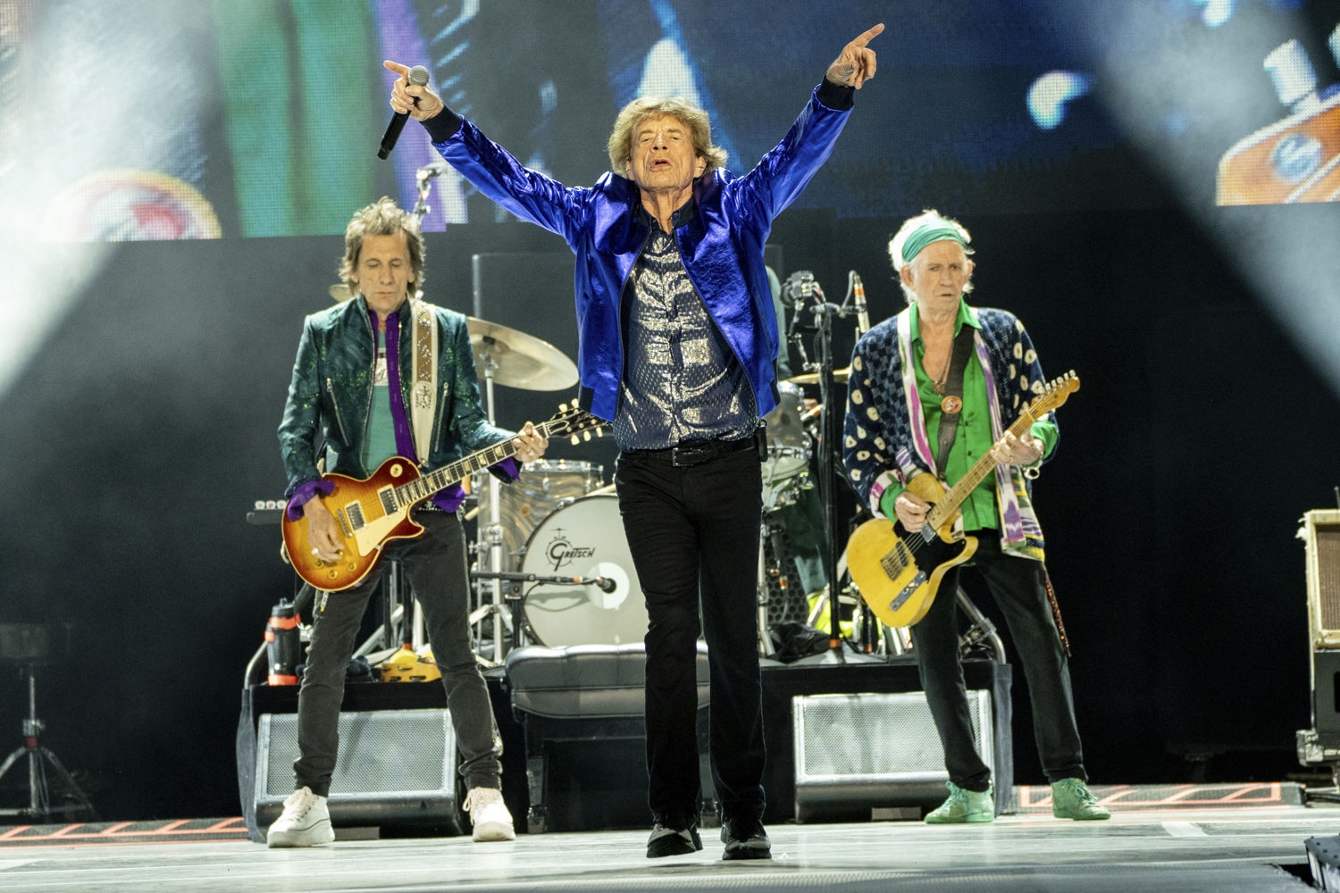 Tre år etter forrige utgivelse – og 64 år etter at bandet ble dannet – har veteranene i The Rolling Stones – Ronnie Wood (T.v.), Mick Jagger og Keith Richards – et nytt album på vei.
