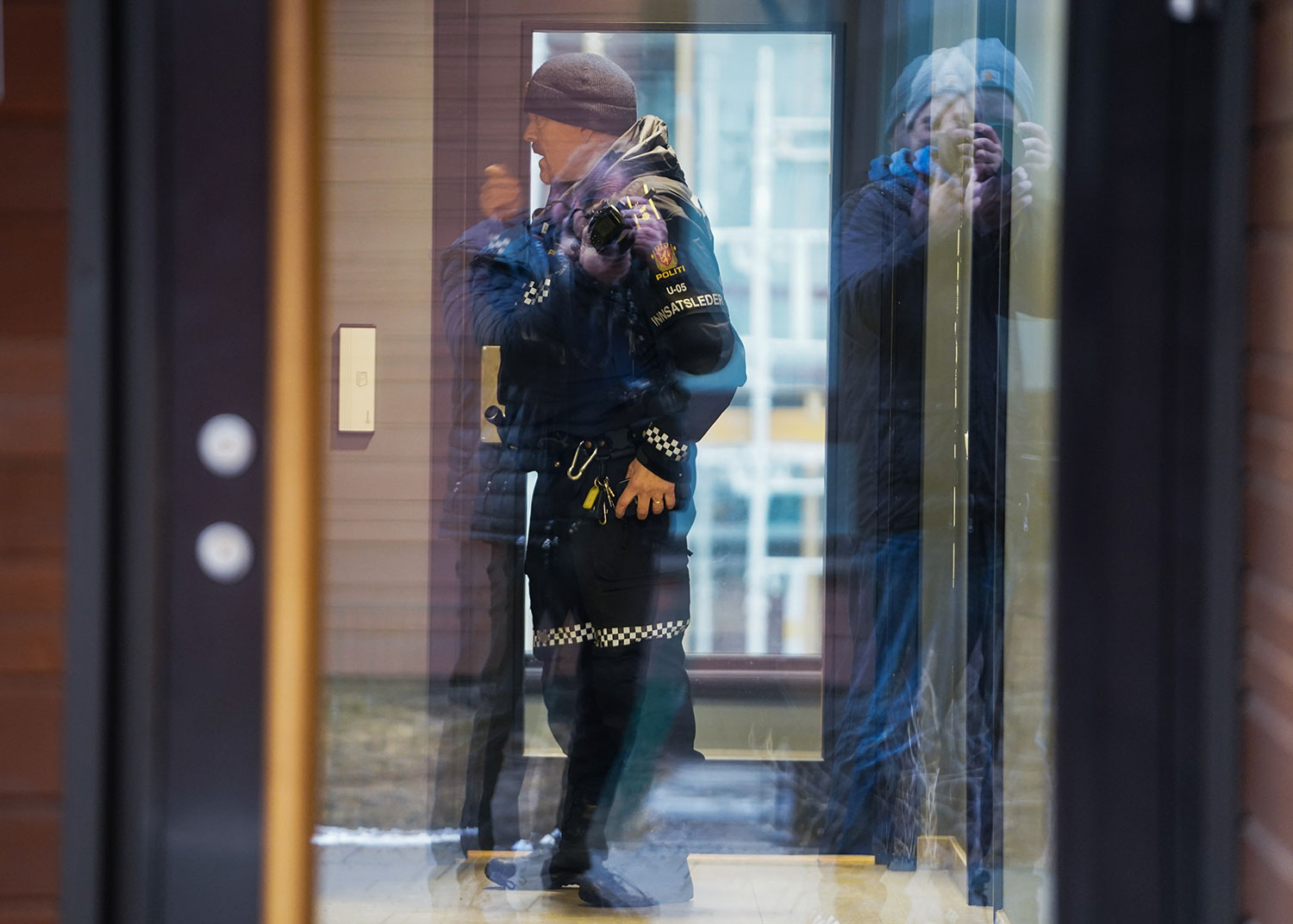 Politiet har pågrepet og siktet en mann for drap etter at en kvinne ble funnet død en leilighet i Lørenskog.