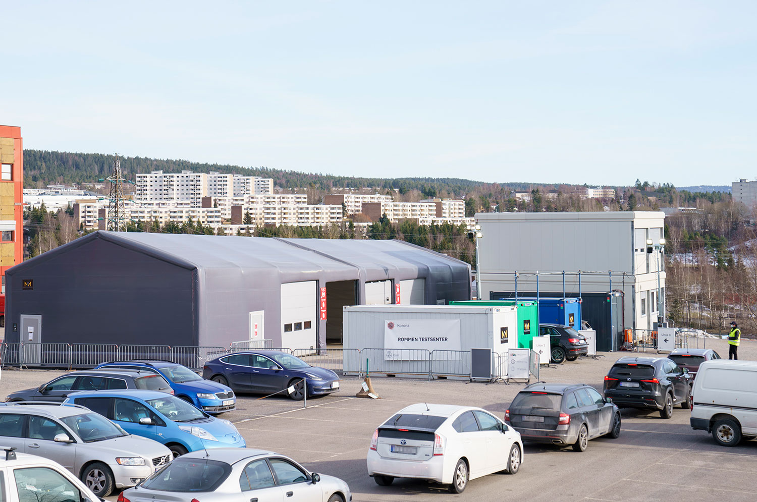 Koronateststasjonen på Rommen i bydel Stovner. Her kan de som ønsker å teste seg kjøre bil rett inn på stasjonen og ta testen. Stovner er den bydelen i Oslo med høyest smittetall.