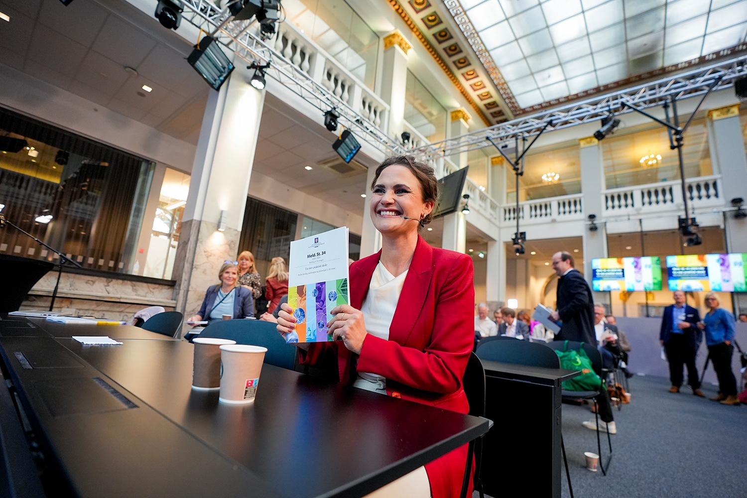 Kunnskapsminister Kari Nessa Nordtun (Ap) legger fram melding for grunnskolens 5. til 10. trinn.