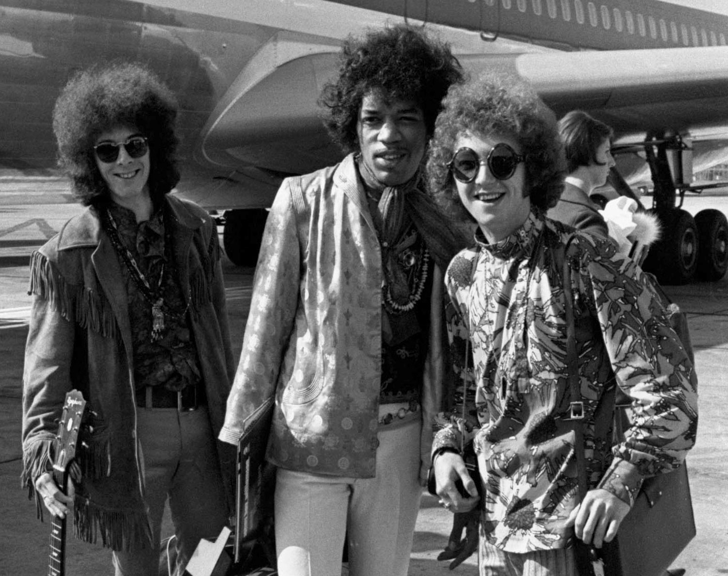 Her er The Jimi Hendrix Experience fotografert i 1967 - samme år som de utgav det banebrytende debutalbumet "Are You Experienced". Jimi Hendrix i midten er omkranset av bassist Noel Redding og trommeslager Mitch Mitchell.