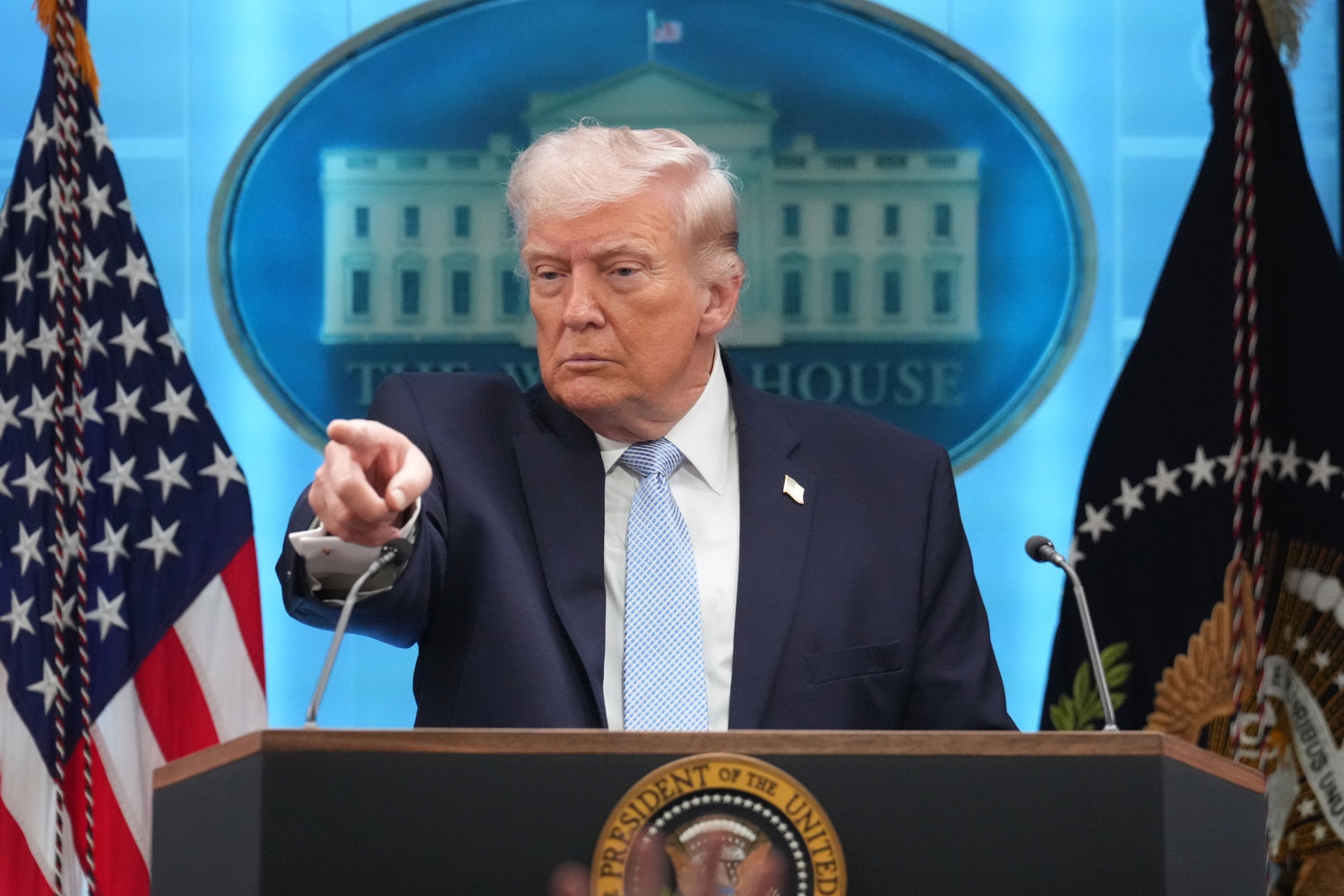 Donald Trump kunngjorde natt til onsdag norsk tid en to uker lang gjensidig våpenhvile i Iran-krigen. Tiden skal brukes til å sluttføre forhandlinger om en varig løsning på krigen.