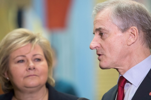 Statsminister Erna Solberg (H) og Ap-leder Jonas Gahr Støre på Stortinget. Et halvt år før høstens kommune- og fylkestingsvalg, sliter Arbeiderpartiet på VGs måling.