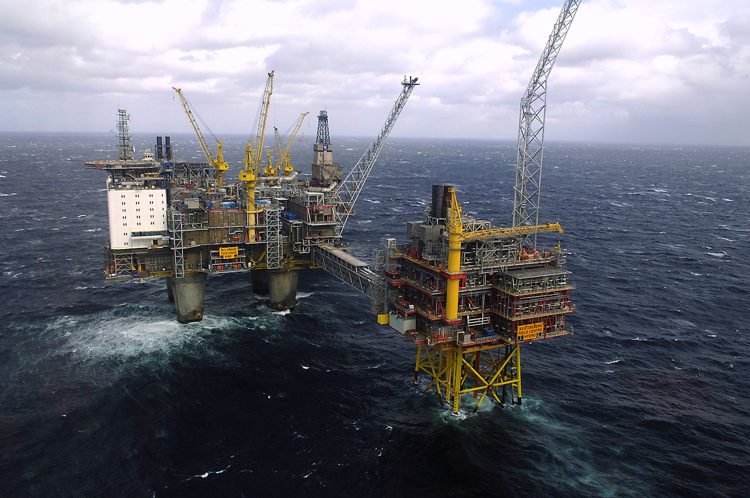 Oseberg-feltet produserer både olje og gass. Disse råvarene kan gi den norske staten enorme petroleumsinntekter i år.