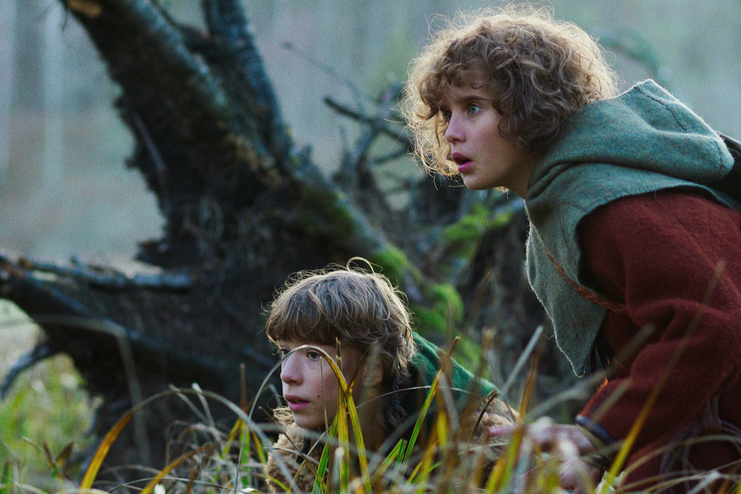 Her er Ronja og Birk anno vår tid: Jack Bergenholtz Henriksson som Birk og Kerstin Linden som Ronja når Astrid Lindgrens populære «Ronja Røverdatter» på ny er blitt dramatisert, nå for TV.