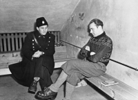 Siegfried Wolfgang Fehmer (t.h.) ble dømt til døden i 1947, etter en rettssak der Anne Marie Breien vitnet mot ham.
