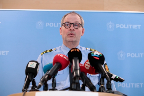 Politiinspektør Tommy Brøske i Øst politidistrikt holder pressebrifing i anledning av at det er fire måneder siden Anne-Elisabeth Hagen forsvant fra sitt hjem på Lørenskog.