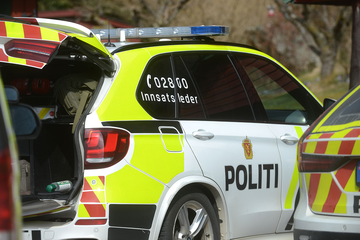 Politiet har rykket ut til Ervik i Bergen kommune etter tips om et likfunn.