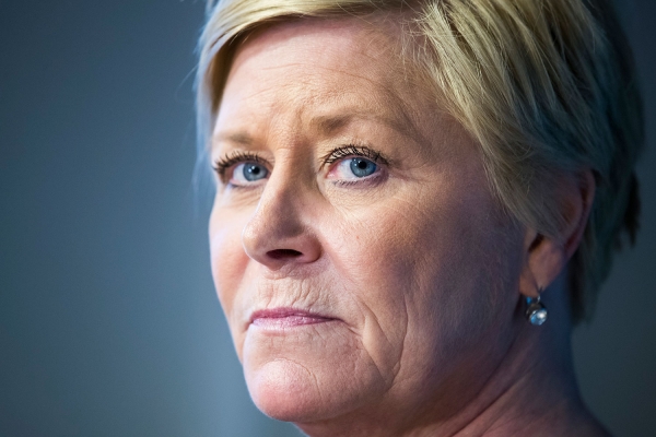 Finansminister Siv Jensen (Frp) liker dårlig den store veksten i nordmenns opptak av forbrukslån og innkalte bransjen til bekymringsmøte mandag.
