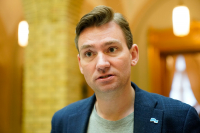 Høyre-nestleder Henrik Asheim er blant dem som er positive til forslaget om å heve pensjonsalderen.