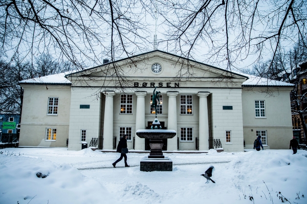 Amerikanske Nasdaq ønsker å kjøpe Oslo Børs til en høyere pris enn det Euronext har lagt på bordet.