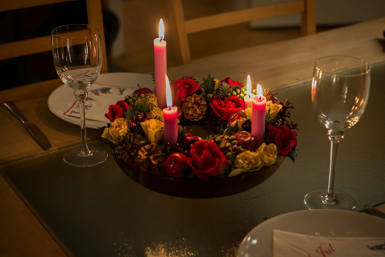 Mange forbinder de kommende ukene med mye hjemmelaget mat, julekos med levende lys og alkohol. Men slår helsemyndighetene fast, en gang for alle, at det er best å holde seg helt unna alkohol.