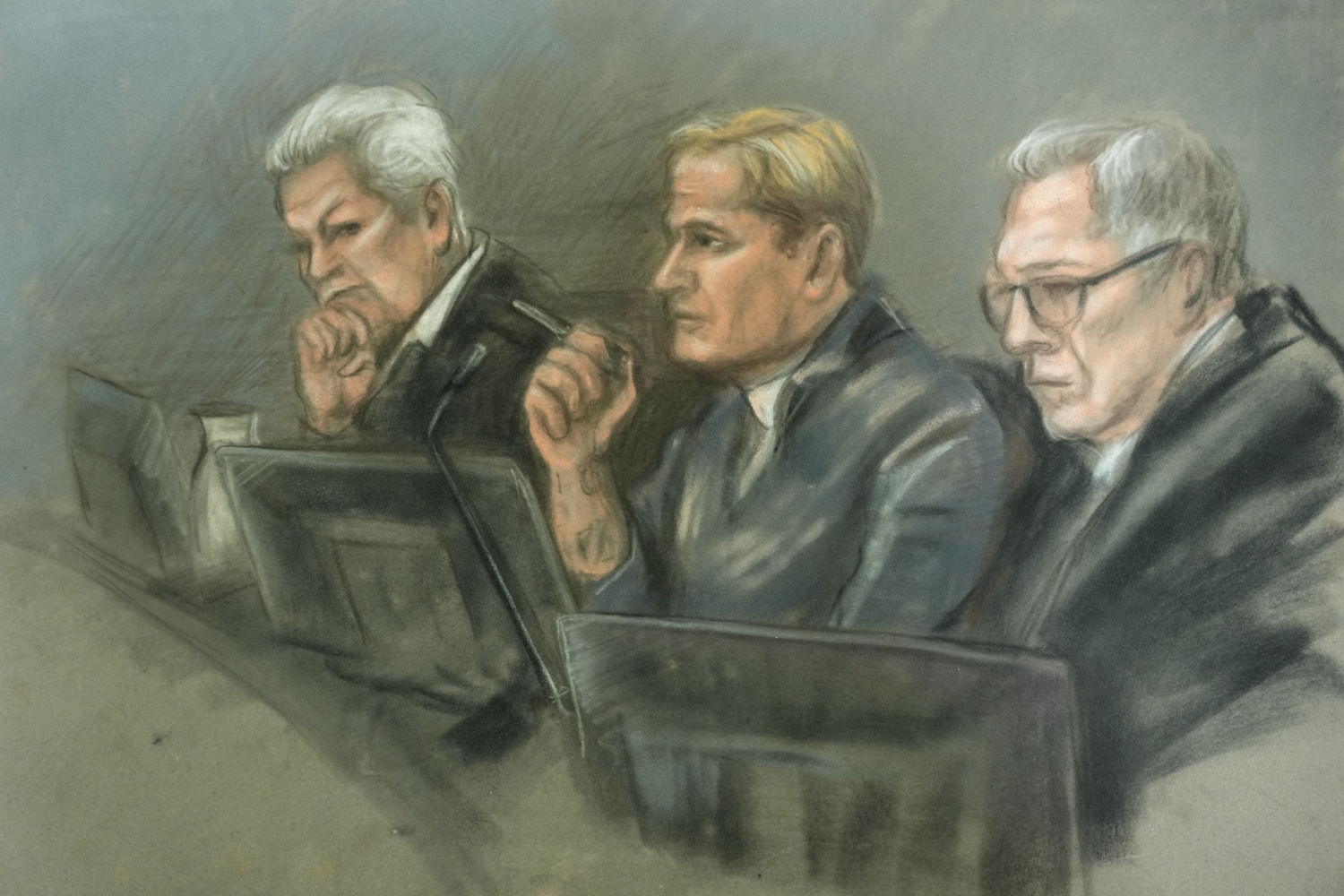 Rettstegning av forsvarerne Ellen Holager Andenæs og Petar Sekulic sammen med Marius Borg Høiby under tredje dag av rettssaken.