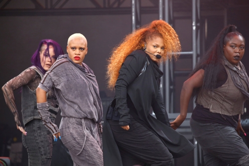 Janet Jackson skal opptre på en festival i Saudi-Arabia. Også rapperen 50 Cent opptrer.