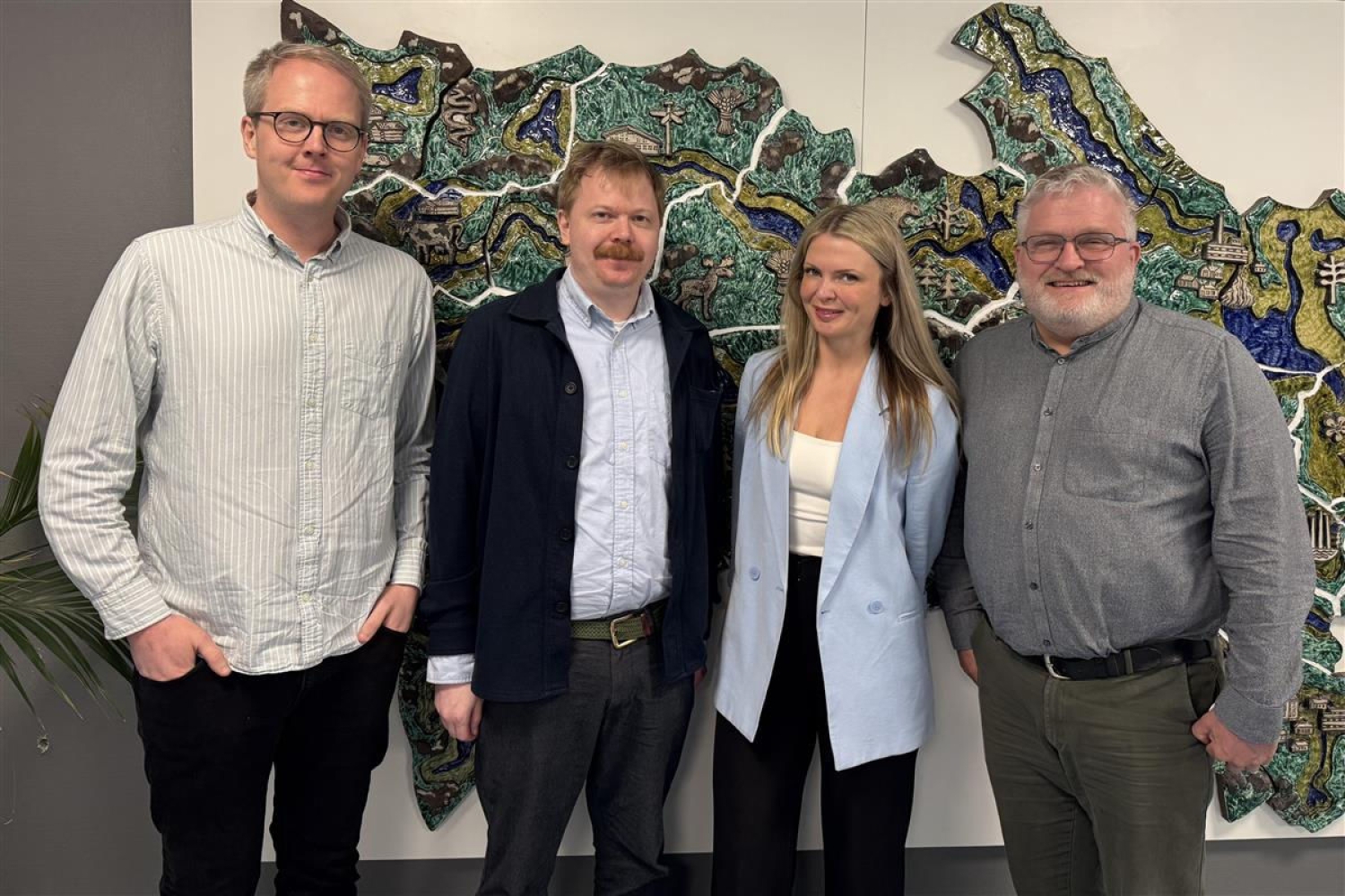 Magnus Weggesrud (Sp), Daniel Rugaas (V), Kristin L. Gjerde (Frp) og Dag Øivind Henriksen (H) sto bak forslaget som fikk flertall.