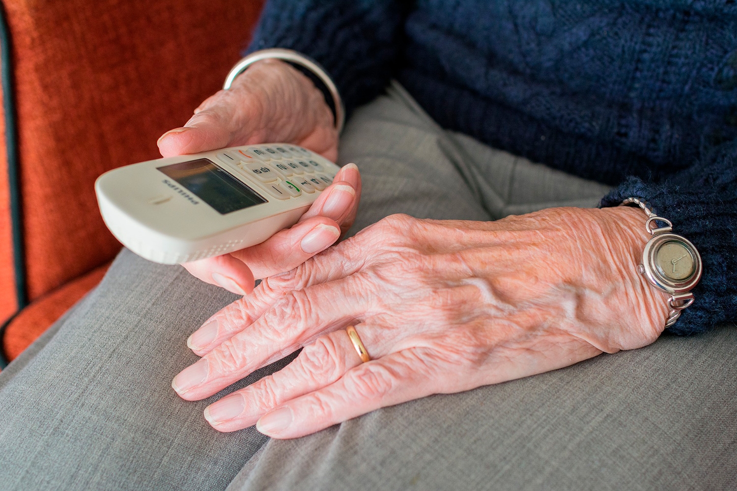 Over 60? Da må du lære deg å bruke "smarttelefon"!