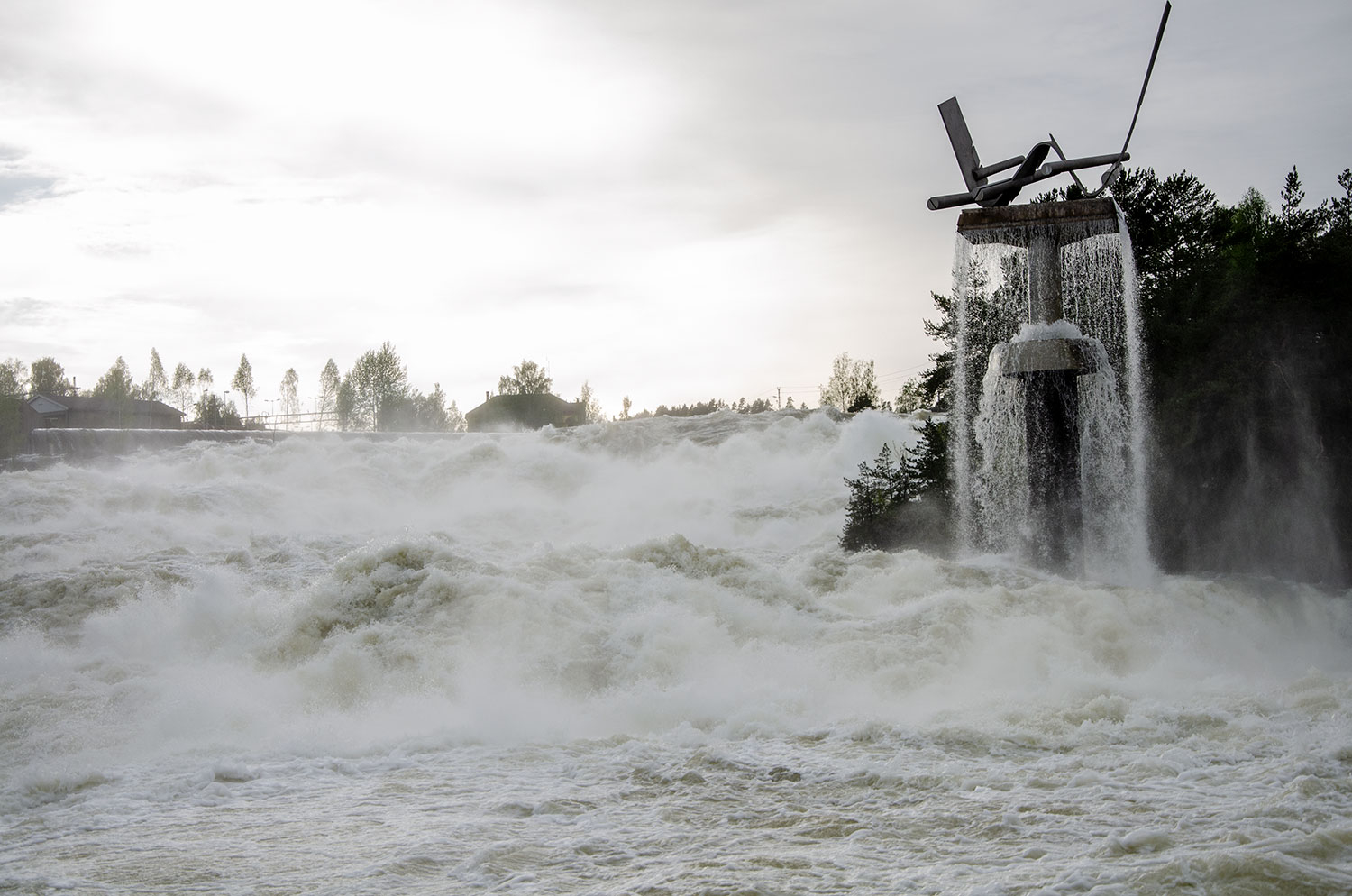 Forbereder evakuering på Holttangen, Hengsle, Hofsfossveien, Vesterntangen og Støalandet.
