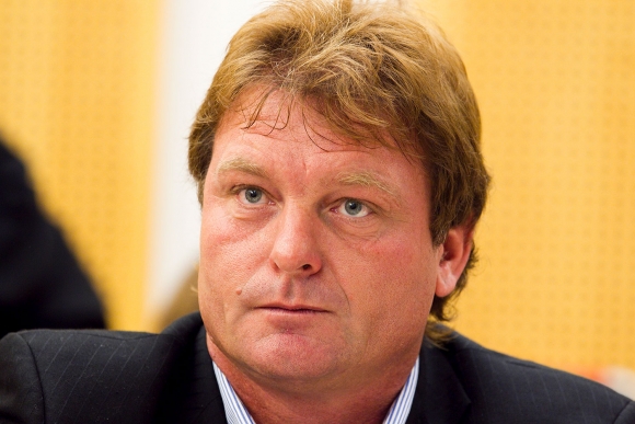 Seks år etter at byggmester Harald Langemyhr ble frikjent av Oslo kommune for bedrageri, starter hans søksmål mot staten for urettmessig straffeforfølgelse.