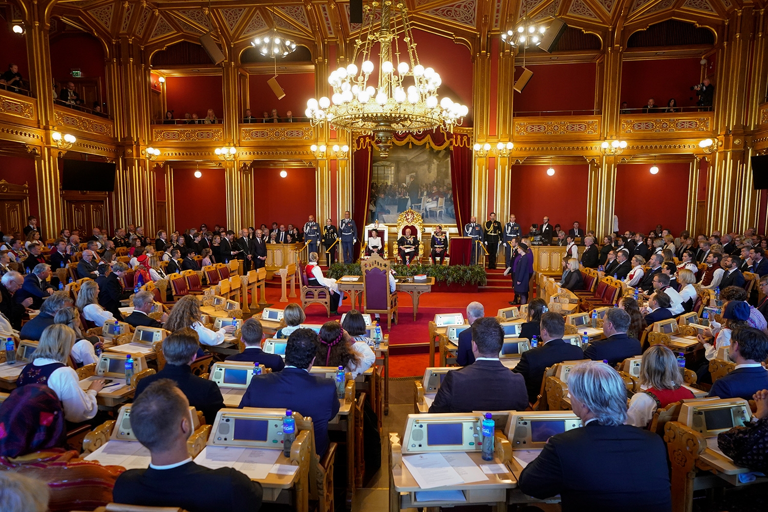 Stortingsrepresentantene bevilger seg trolig 5,2 prosent lønnsøkning.